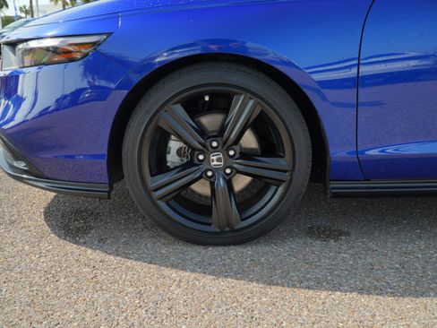 Used 2023 Honda Accord Sport image 10