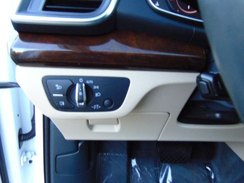 Used 2018 Audi Q5 2.0T Premium Plus w/ Premium Plus Package image 48