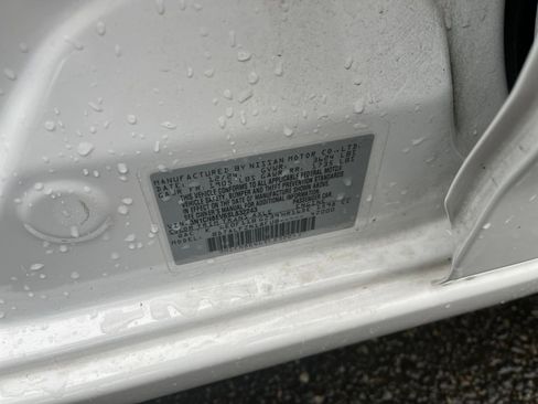 Used 2025 Nissan Versa SV image 29