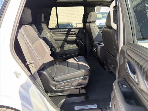 Used 2024 GMC Yukon Denali RWD image 27