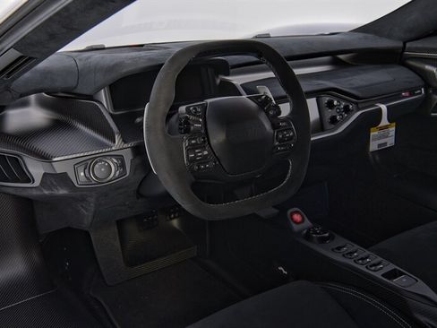 Used 2020 Ford GT Carbon Series RWD image 17