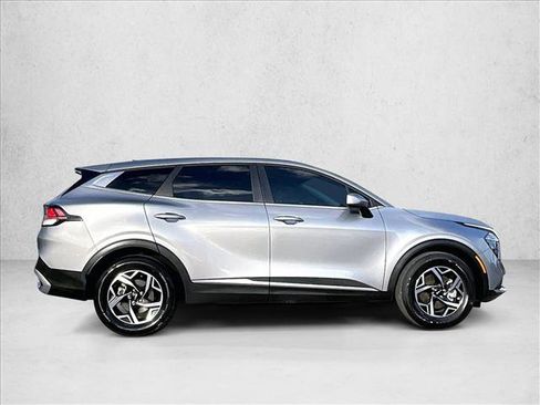 Used 2024 Kia Sportage LX FWD image 5
