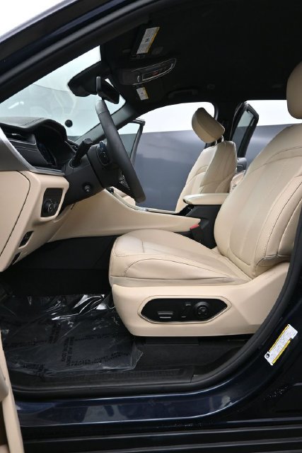 Used 2023 Jeep Grand Cherokee L Limited w/ Luxury Tech Group II AWD/4WD image 9