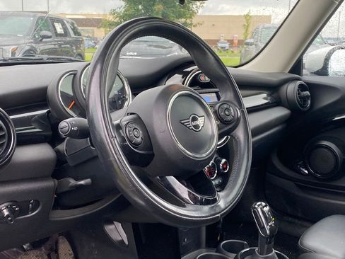 Used 2021 MINI Cooper 2-Door Hardtop FWD image 14