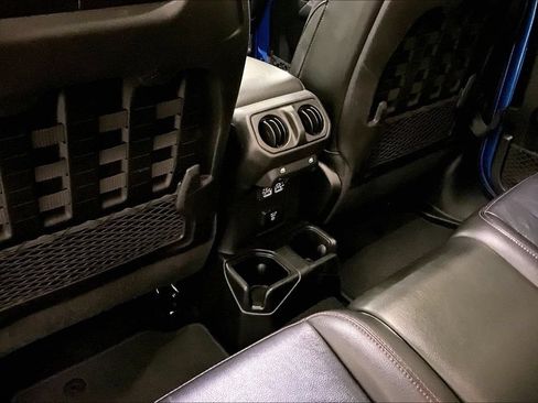 Used 2020 Jeep Gladiator Rubicon w/ Dual Top Group AWD/4WD image 11