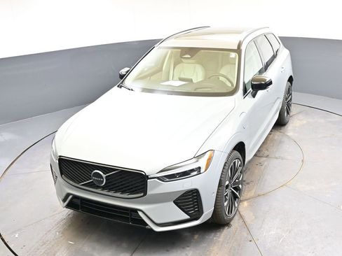 New 2026 Volvo XC60 T8 Ultra w/ Protection Package Premier image 9