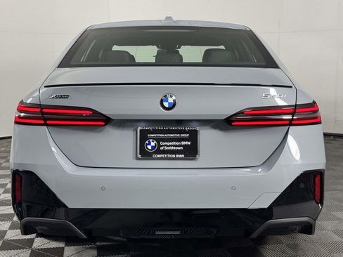 Used 2025 BMW 530i xDrive w/ M Sport Package image 9