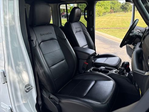 Used 2022 Jeep Wrangler 4WD Unlimited Sahara 4xe image 54