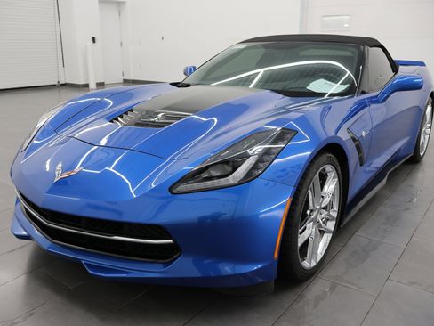 Used 2014 Chevrolet Corvette Stingray Convertible w/ 2LT Preferred Equipment Group RWD image 7