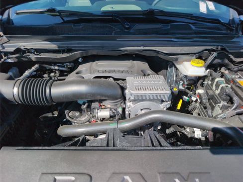 New 2026 RAM 1500 Laramie AWD/4WD image 18