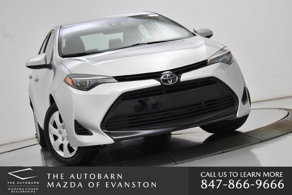 Used 2018 Toyota Corolla LE FWD image 3