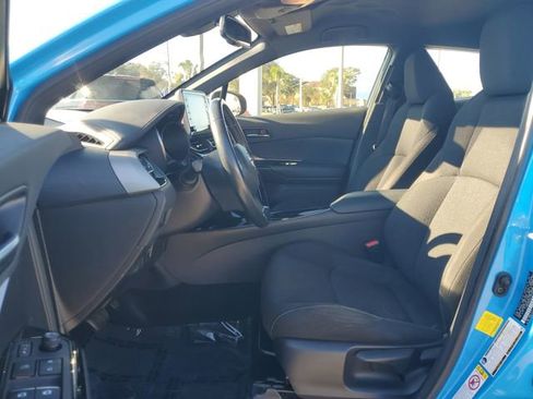 Used 2019 Toyota C-HR XLE image 14