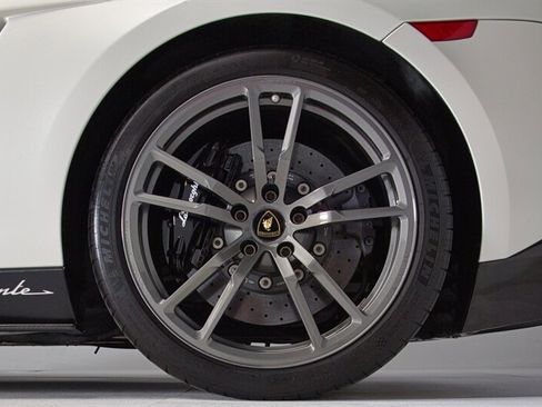 Used 2012 Lamborghini Gallardo LP 570-4 Performante AWD/4WD image 7
