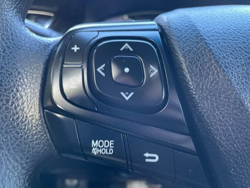 Used 2016 Toyota Camry LE image 11