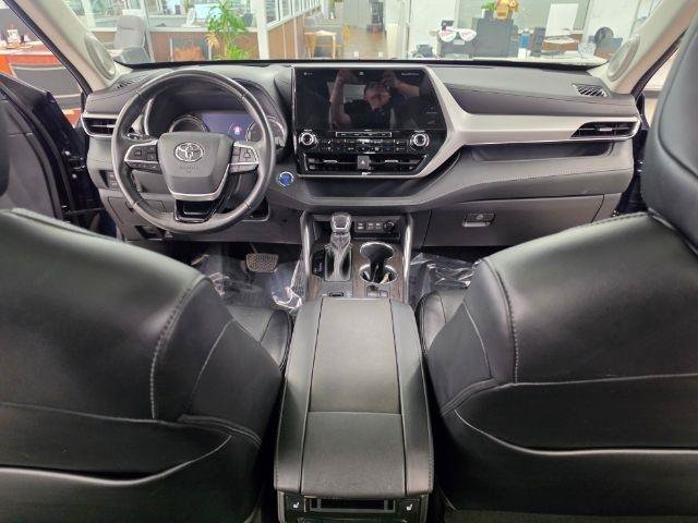 Used 2022 Toyota Highlander Platinum AWD/4WD image 10
