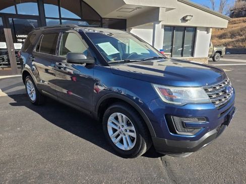 Used 2017 Ford Explorer 4WD image 2
