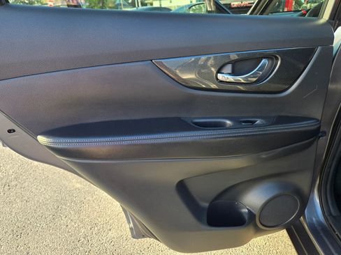 Used 2016 Nissan Rogue SL w/ SL Premium Package image 51