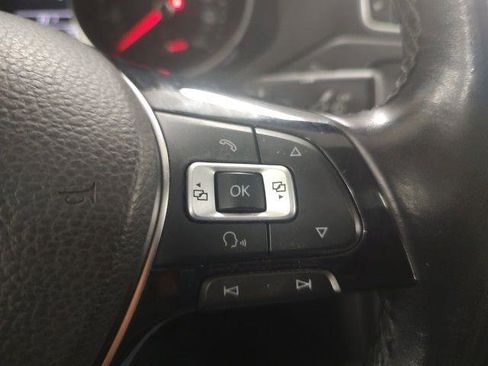 Used 2017 Volkswagen Jetta SE image 16