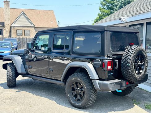 Used 2023 Jeep Wrangler Unlimited w/ Cold Weather Group AWD/4WD image 7