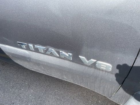 Used 2019 Nissan Titan SV AWD/4WD image 5