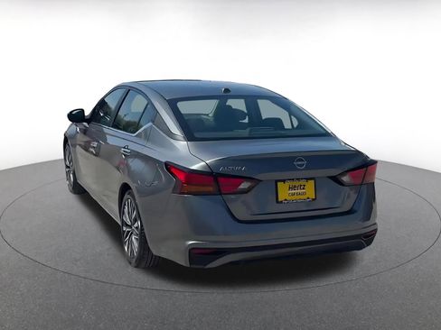 Used 2025 Nissan Altima 2.5 SV image 11