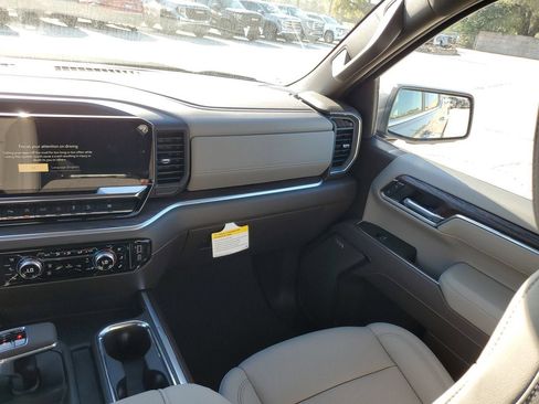 New 2026 GMC Sierra 1500 SLT w/ SLT Premium Plus Package AWD/4WD image 17