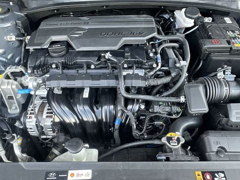 Used 2025 Hyundai Elantra Sport FWD image 12