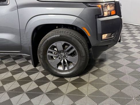 Used 2025 Nissan Frontier SV w/ SV Convenience Package RWD image 10