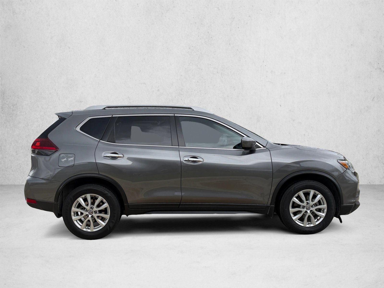 Used 2019 Nissan Rogue SV FWD image 4