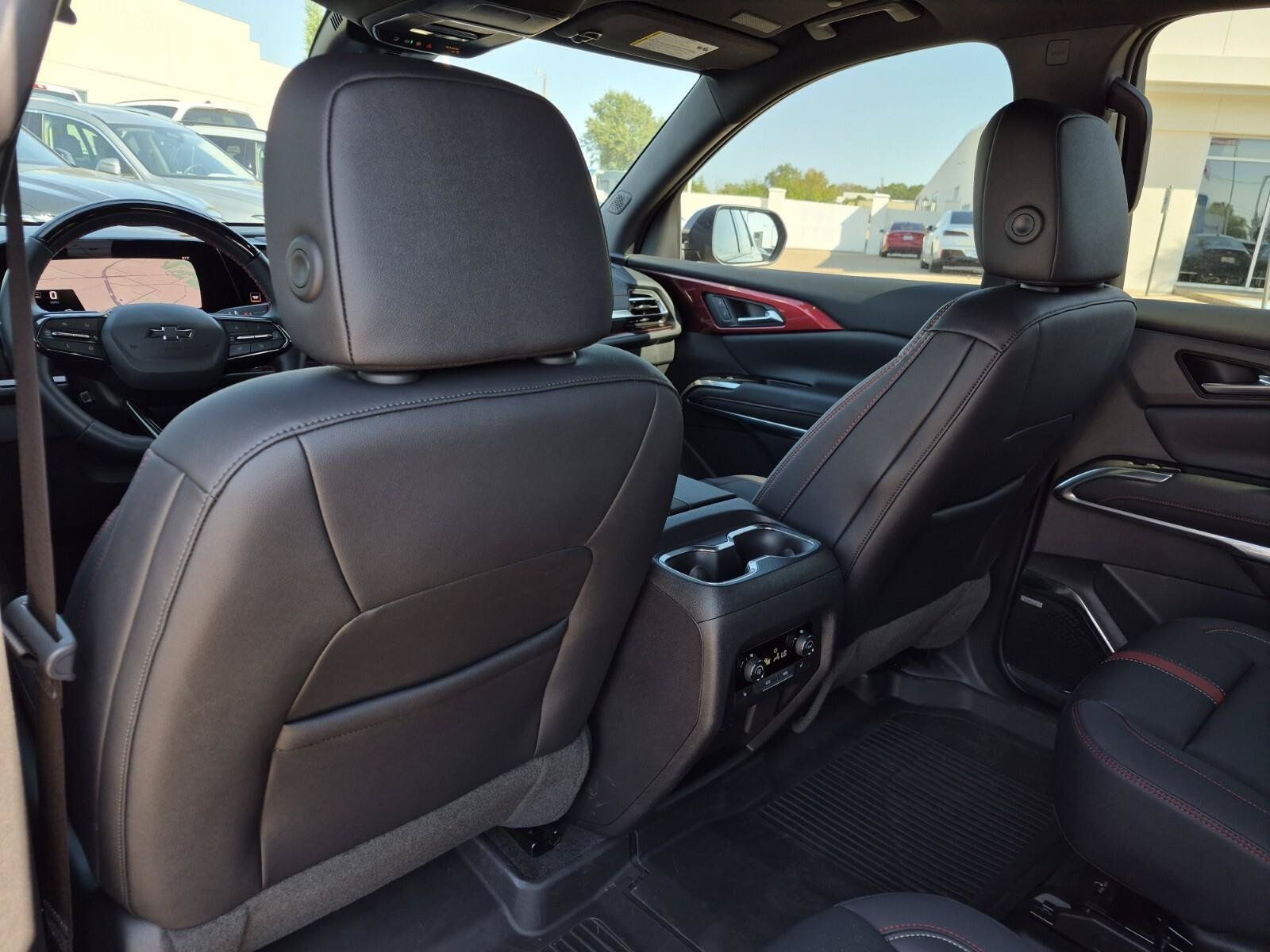 Used 2024 Chevrolet Traverse RS w/ LPO, Cargo Package FWD image 18