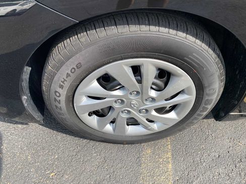 Used 2019 Hyundai Elantra SE FWD image 32