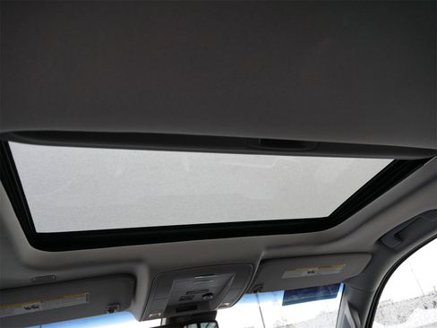 Used 2019 GMC Yukon SLT image 18