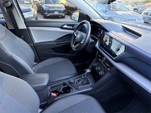 Used 2022 Volkswagen Taos SE image 26