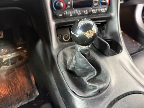 Used 2001 Chevrolet Corvette Convertible w/ Preferred Equipment Group2 image 14