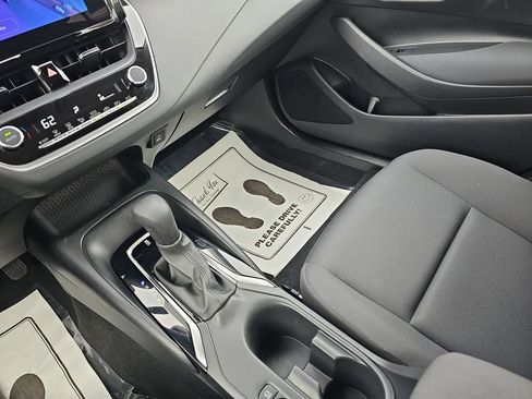 Used 2024 Toyota Corolla LE image 29