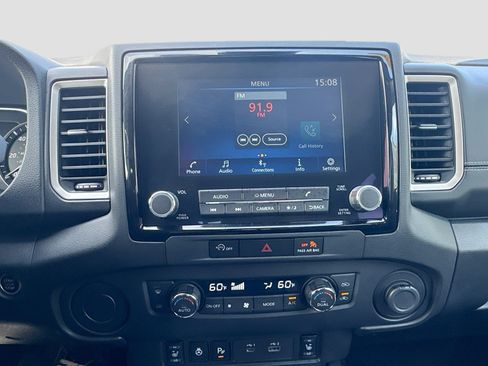 Used 2024 Nissan Frontier SV w/ SV Convenience Package RWD image 14