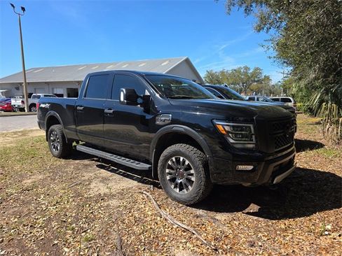 Used 2024 Nissan Titan PRO-4X w/ Pro-4x Convenience Package image 8