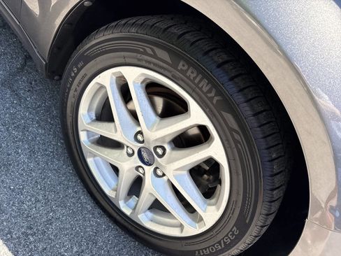 Used 2014 Ford Fusion SE FWD image 5