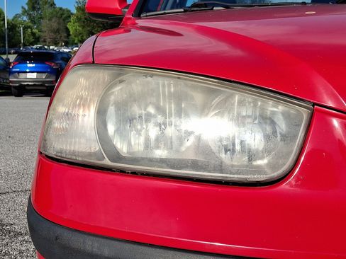 Used 2003 Hyundai Elantra GLS FWD image 9