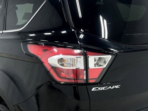 Used 2018 Ford Escape SEL image 31