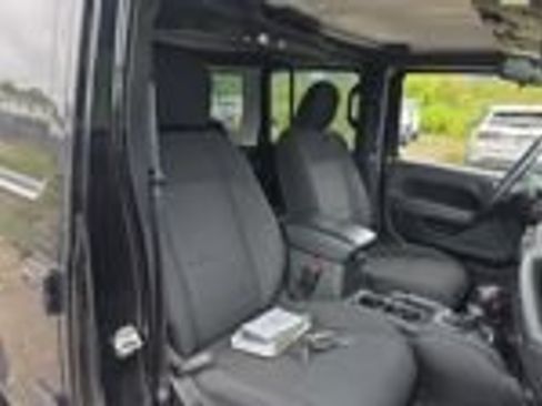 Used 2022 Jeep Wrangler Unlimited Sport AWD/4WD image 17