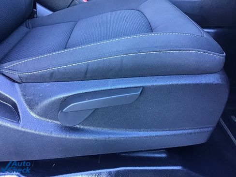 Used 2022 Chevrolet Colorado LT w/ Fleet Safety Package image 18