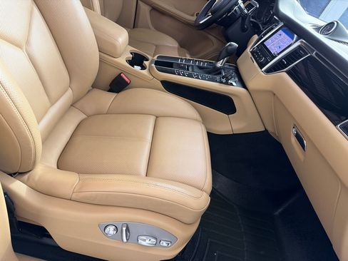 Used 2018 Porsche Macan S w/ Premium Package Plus AWD/4WD image 26