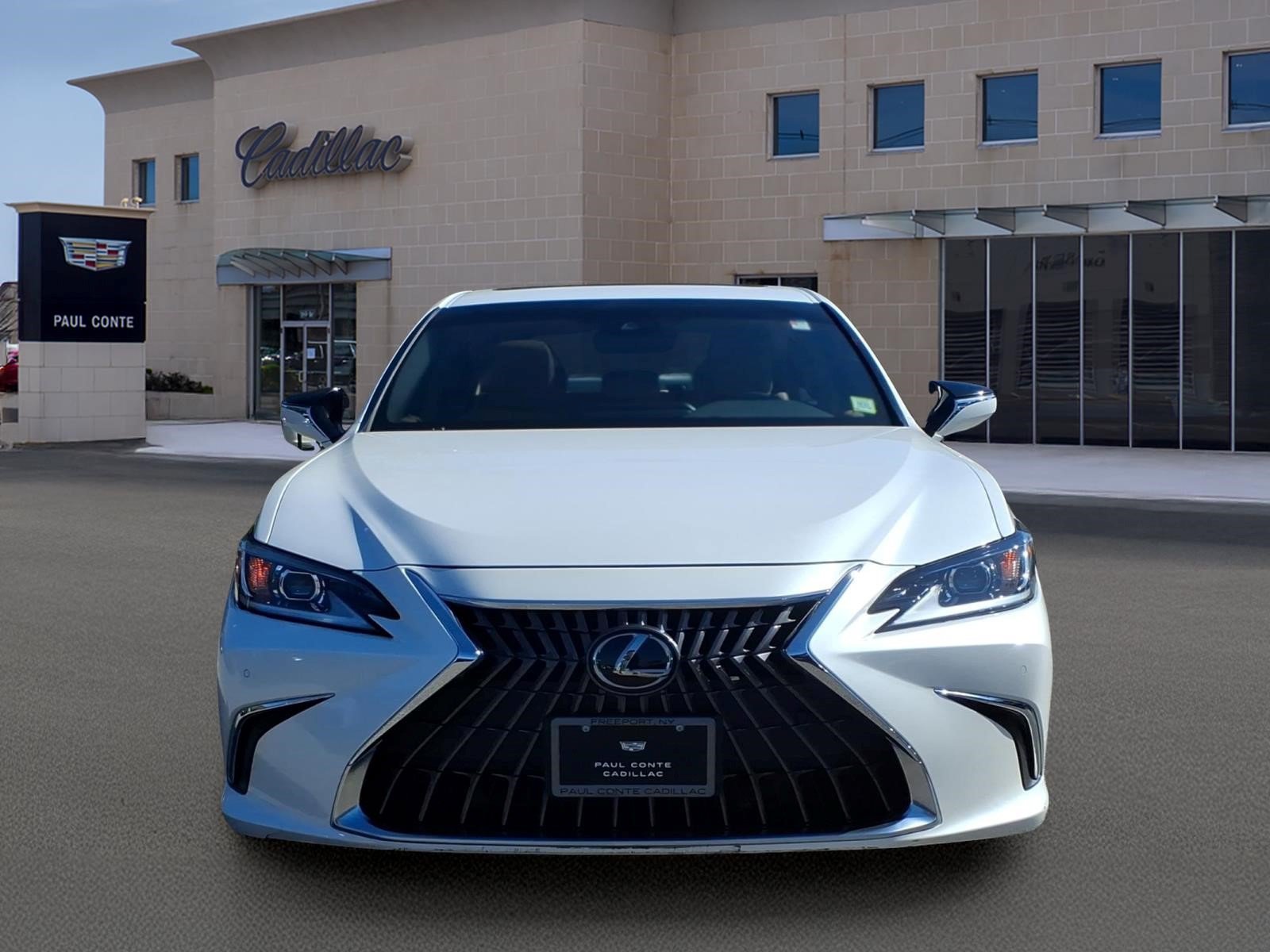 Used 2022 Lexus ES 350 w/ Premium Package FWD image 2