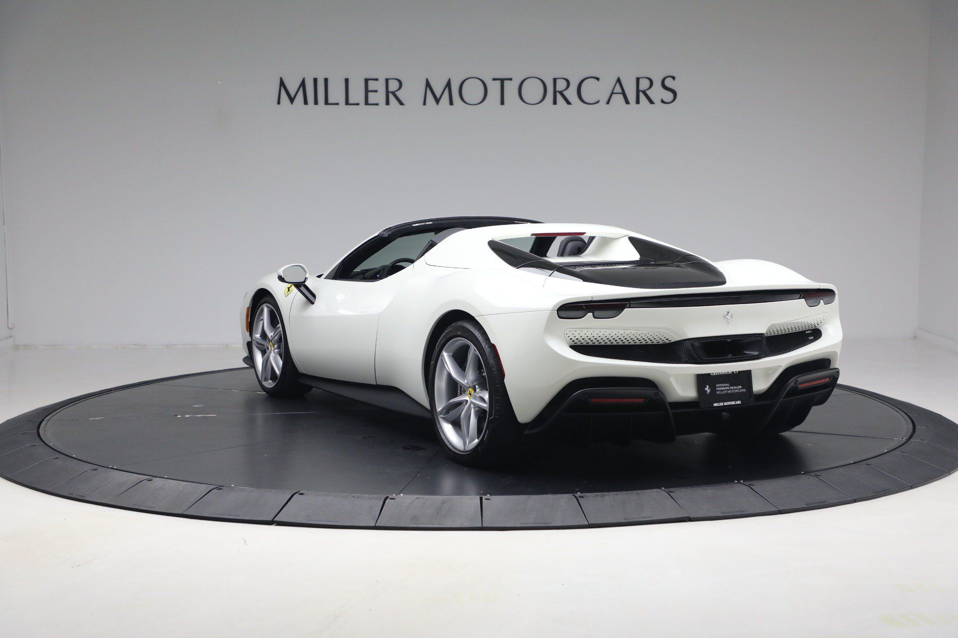 Used 2025 Ferrari 296 GTS RWD image 5