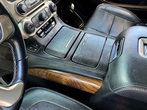 Used 2019 GMC Yukon XL Denali RWD image 17