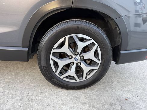 Used 2022 Subaru Forester Premium AWD/4WD image 39