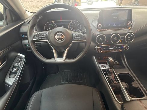 Used 2025 Nissan Sentra SR FWD image 14