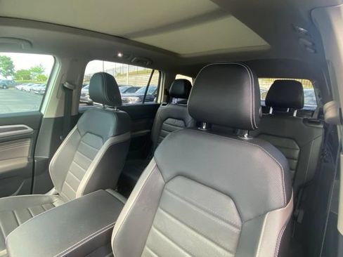 Used 2023 Volkswagen Atlas SEL Premium AWD/4WD image 5