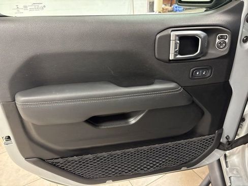 Used 2023 Jeep Wrangler Unlimited Sahara w/ Cold Weather Group AWD/4WD image 20